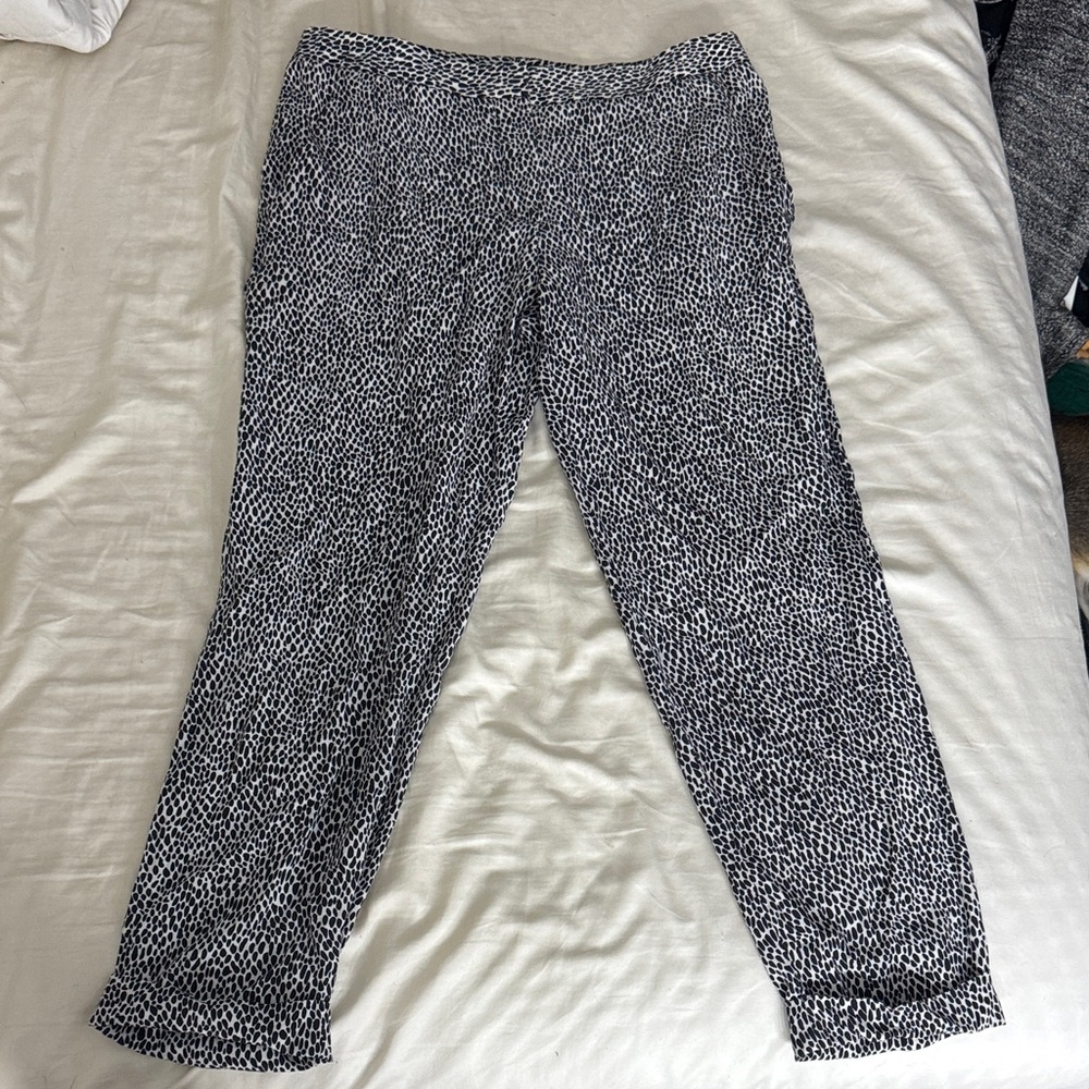 Theory Black & White Leopard-Print Cropped silk Pants